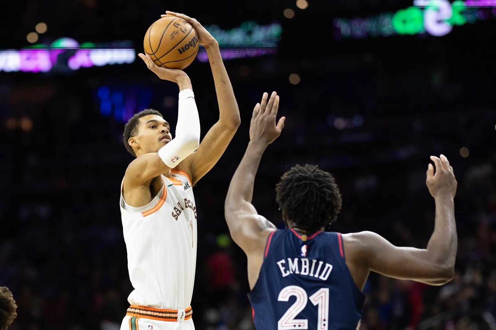 Victor Wembanyama (Spurs) contre les Sixers