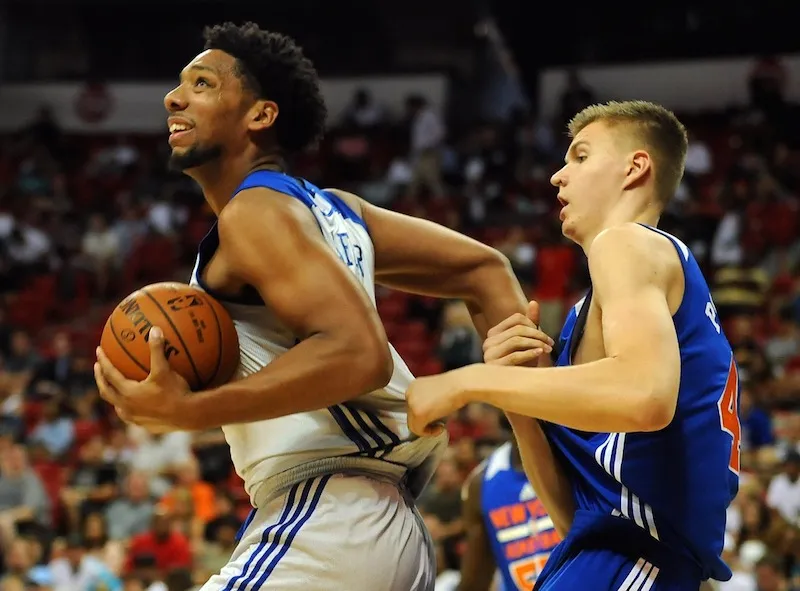 Le coach des Sixers veut transformer en Jahlil Okafor en nouveau Tim Duncan