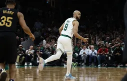 Derrick White toujours bouillant derrière l’arc