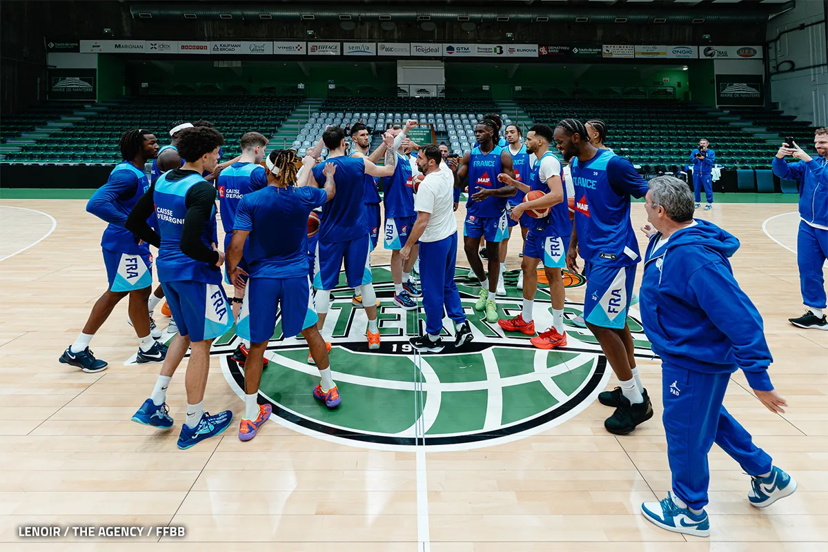 L'équipe de France- de basket du sélectionneur Freddy Fauthoux