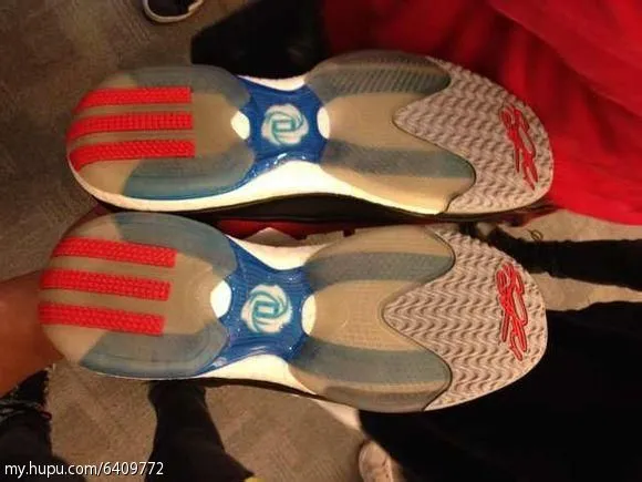 adidas-D-Rose-5-Outsole-+-Full-Length-BOOST-Foam-1