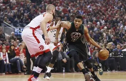 Giannis Antetokounmpo et les Bucks surprennent Toronto !