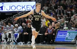 AJ Green sort encore de sa boîte