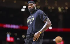 LeBron James prêt à faire durer le suspense sur son avenir