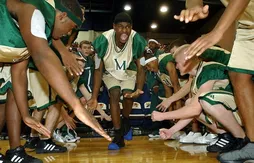 LeBron James va (enfin) aller à l’université