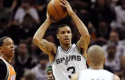 San Antonio s’évite une crise en envoyant Phoenix en vacances