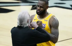 LeBron James pense d’abord à son ami Gregg Popovich