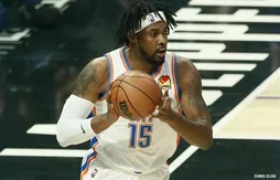 Derrick Favors rempile pour un an avec OKC