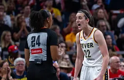 Caitlin Clark furieuse après un contact non sifflé