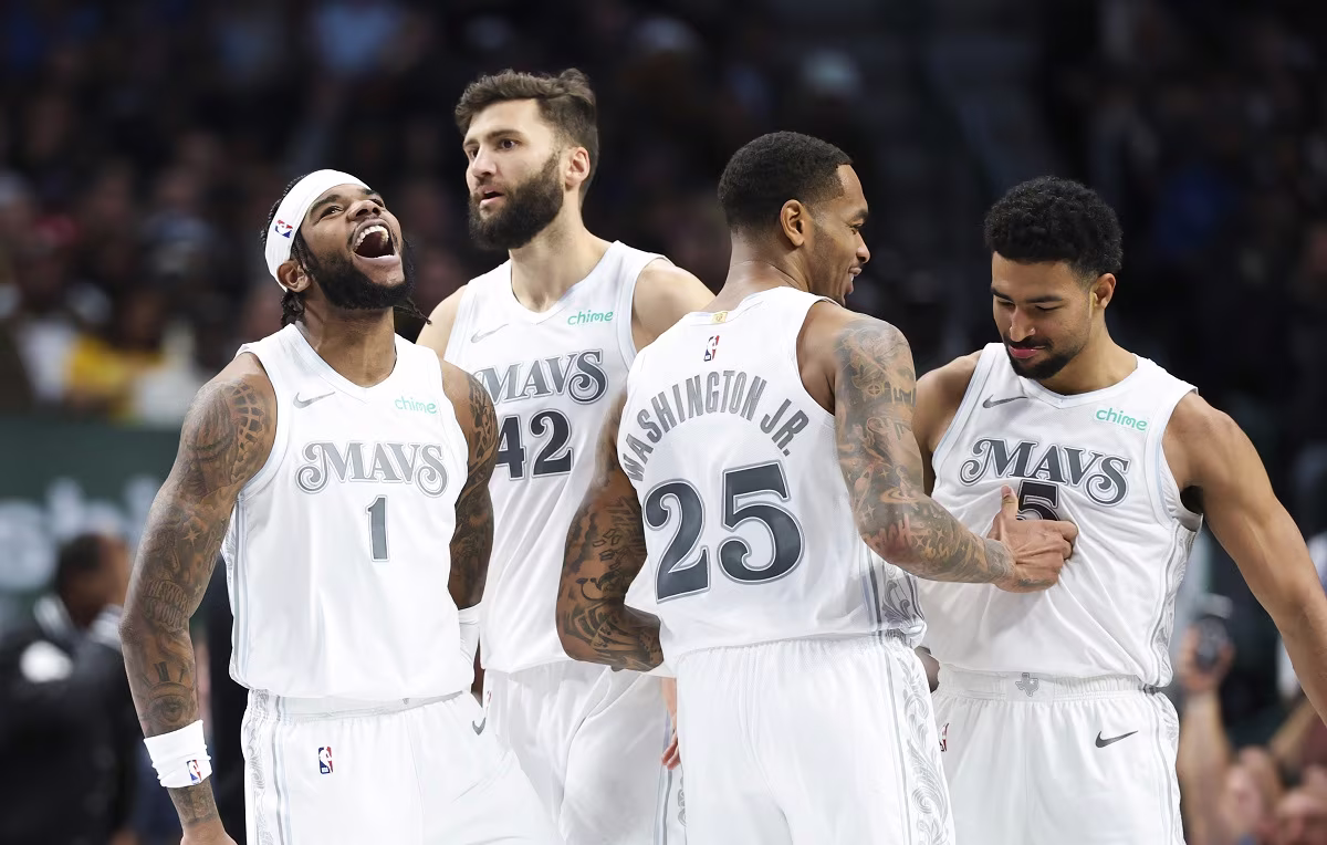La joie des Dallas Mavericks face aux Los Angeles Lakers