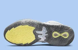 Un coloris “Smoke and mirrors” pour la Kyrie 8