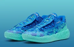 La MB.05 Lo « Ultra Blue » les pieds dans l’eau