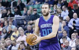 Charlotte : entorse au genou pour Spencer Hawes