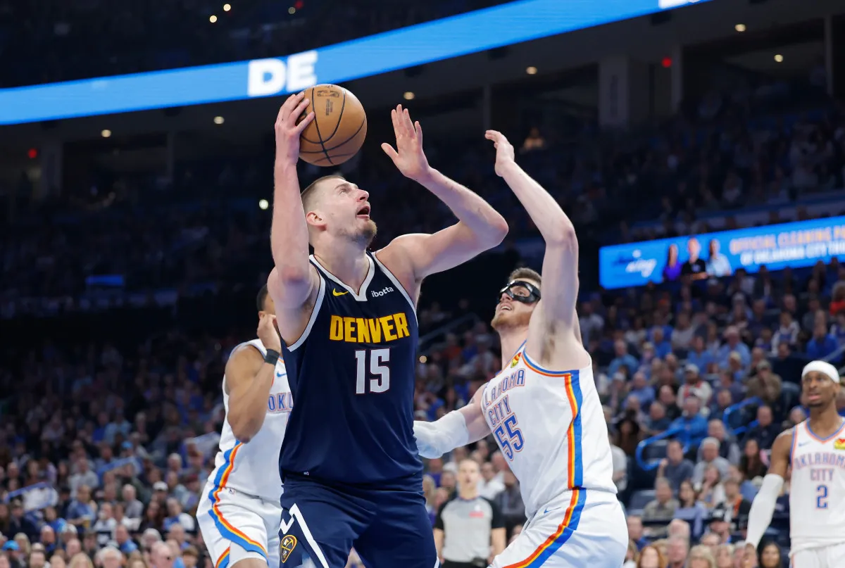 Nikola Jokic avec les Nuggets face au Thunder