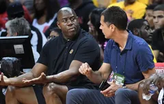 Jeanie Buss prise « au dépourvu » par le départ de Magic Johnson