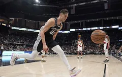 Les Spurs prolongent Zach Collins pour deux ans