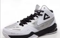 Peak : un modèle de plus pour Tony Parker ?