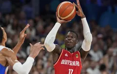 Dennis Schröder appelé pour guider l’Allemagne cet été