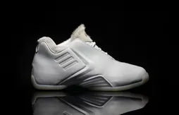 Adidas : la T-Mac 3 s’illumine dans le noir !