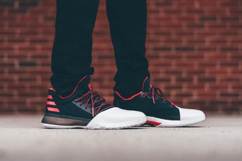 adidas_hardenvol1_pioneer_bw0546_lifestyle_1