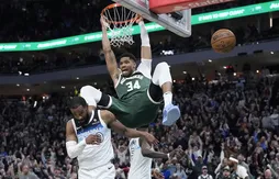 Les Bucks dans la zone complète