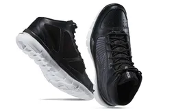 Reebok se lance aussi dans la course à la légèreté