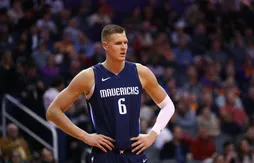 Perdu avec Dallas, Kristaps Porzingis avance dans le flou