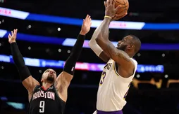 LeBron James arrache la victoire des Lakers face aux Rockets
