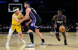 Dennis Schröder contient le carton de Luka Doncic