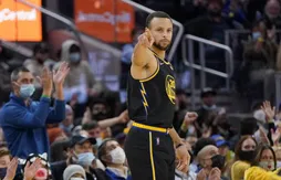 Vidéo | Le panier du record à 3-points de Stephen Curry