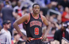 Chicago rend hommage à Luol Deng