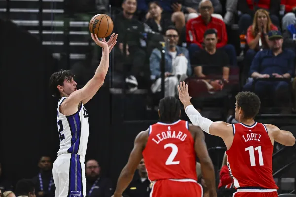 Maxime Raynaud et les Kings ont surpris les Clippers à Los Angeles