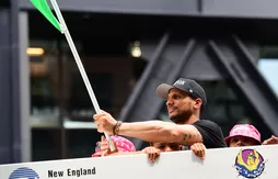 Joe Mazzulla à Rhode Island avec le trophée, l’ancien “emmerdeur” de retour au pays