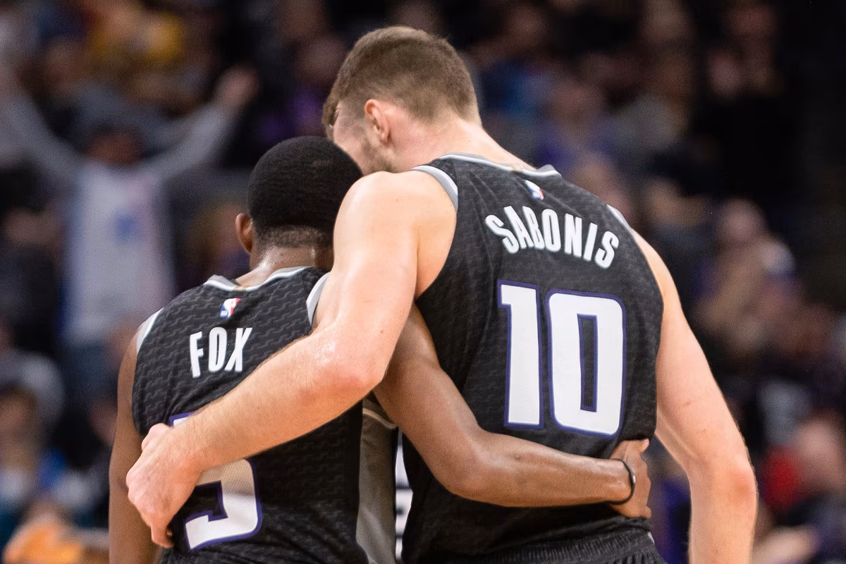 De'Aaron Fox et Domantas Sabonis