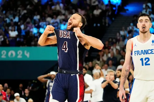Le 10 août 2024, Stephen Curry arrachait le cœur des Bleus en finale des Jeux olympiques