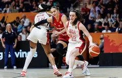 Caitlin Clark et Angel Reese prennent enfin plaisir à jouer ensemble