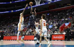 L’étincelle est venue de Ron Holland pour les Pistons