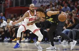 Pourquoi Jevon Carter porte deux chaussures de couleurs différentes ?