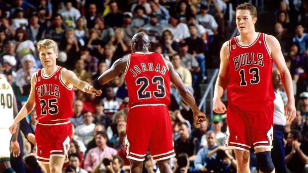Les Bulls 1996 félicitent les Warriors 2016