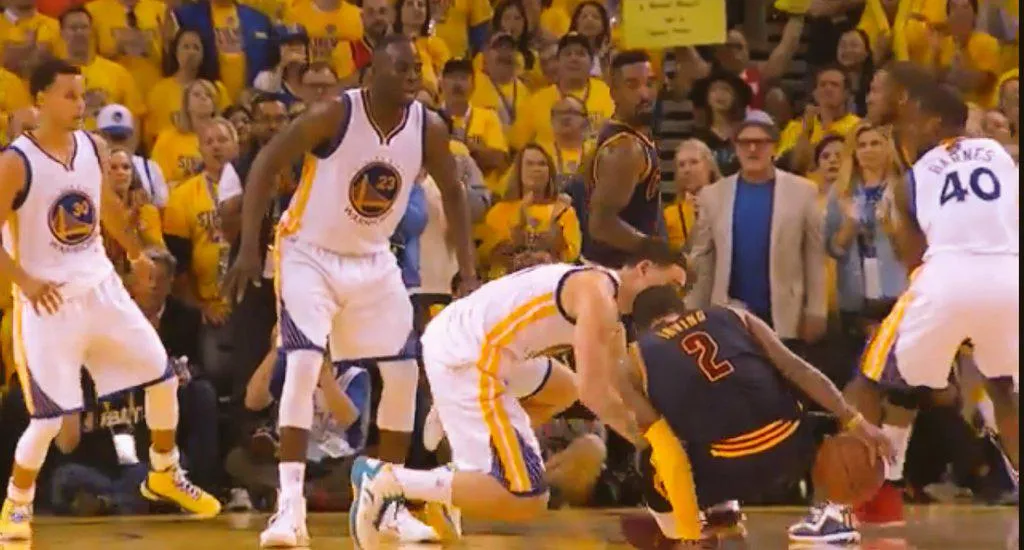 Kyrie Irving blessé