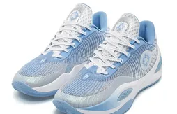 La AR1 d’Austin Reaves refait le plein de coloris