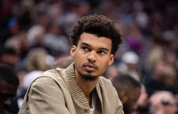 Victor Wembanyama autorisé à prendre l’avion pour Sacramento afin de soutenir De’Aaron Fox