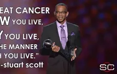 La NBA honore la mémoire de Stuart Scott (ESPN)