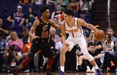 Avec un Devin Booker en mode passeur, les Suns l’emportent face aux Cavaliers