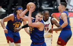 En triple-double, Nikola Jokic et Jamal Murray redonnent déjà l’avantage du terrain aux Nuggets