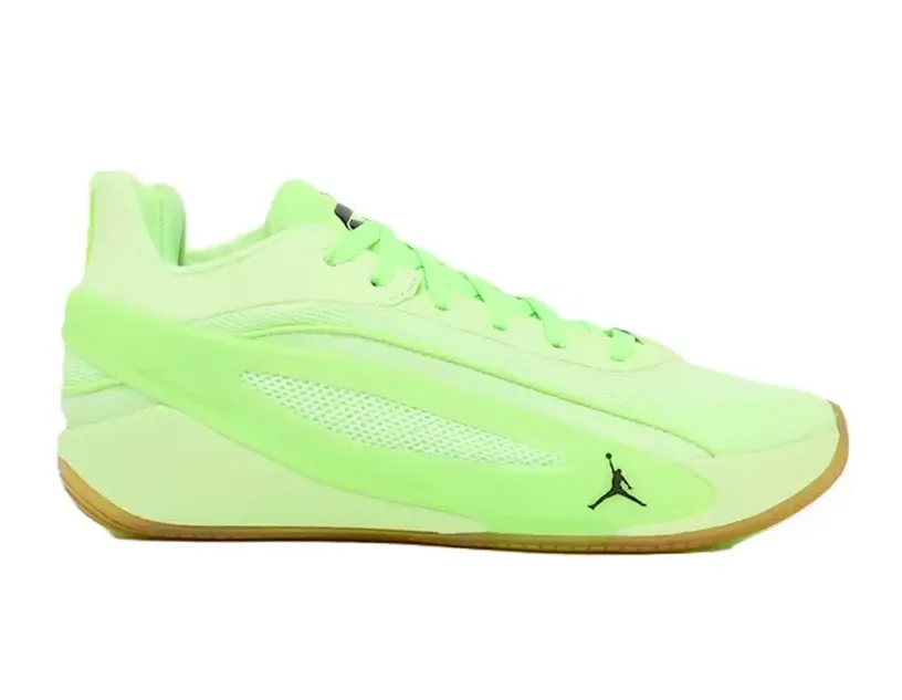 La Jordan Luka 5 s'essaie au tennis