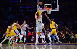 Le MVP de la nuit | LeBron James tire sa casquette à Nikola Jokic