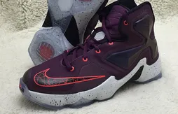 LeBron James présente son nouveau modèle signature à Akron
