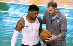 Charlotte hésiterait entre James Borrego et Jay Larranaga