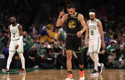 Replay | Les Warriors marquent sept points… sur la même possession